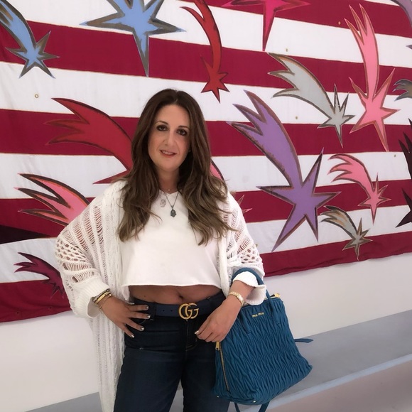 Meet your Posher, Leslie - Picture 2 of 2